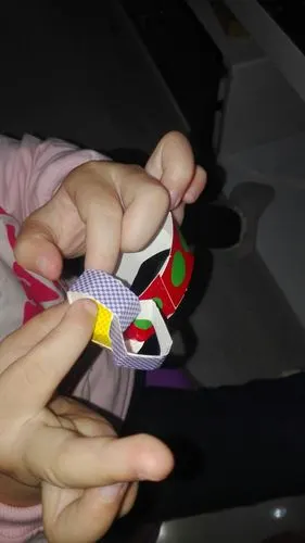 宝贝的手工～纸圈小丑