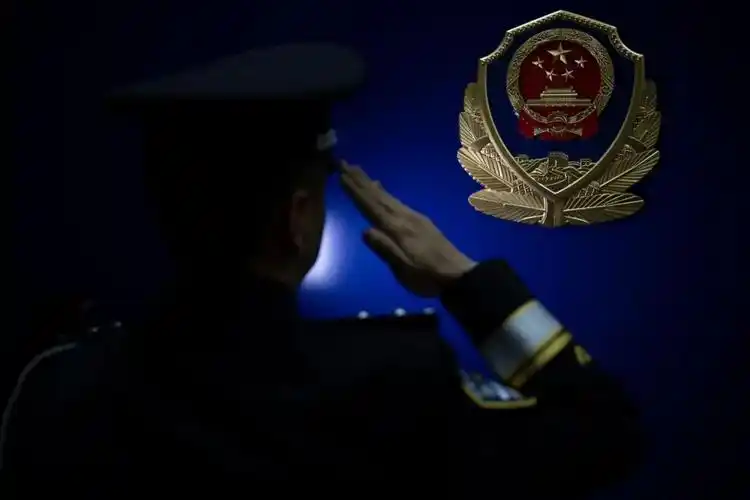 云南普洱这位没有ng机会的警察上了人民日报微信公号