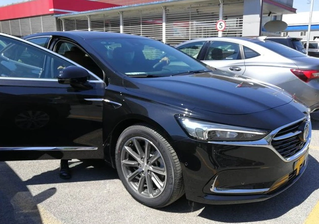 2020款别克君越完成升级配20t9at换装652t尾标2298万起