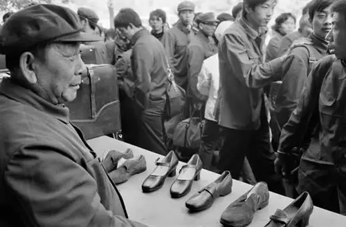 外国人拍摄的1982年中国老照片:想不到80年代的中国是这样子
