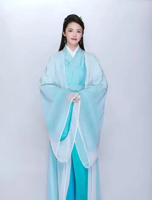 姚晨再演郭芙蓉一袭青色古装优雅大气牵手白展堂引回忆杀