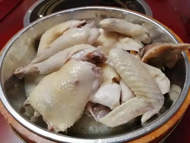 岑溪古典鸡的做法(广西岑溪古典鸡饭店)