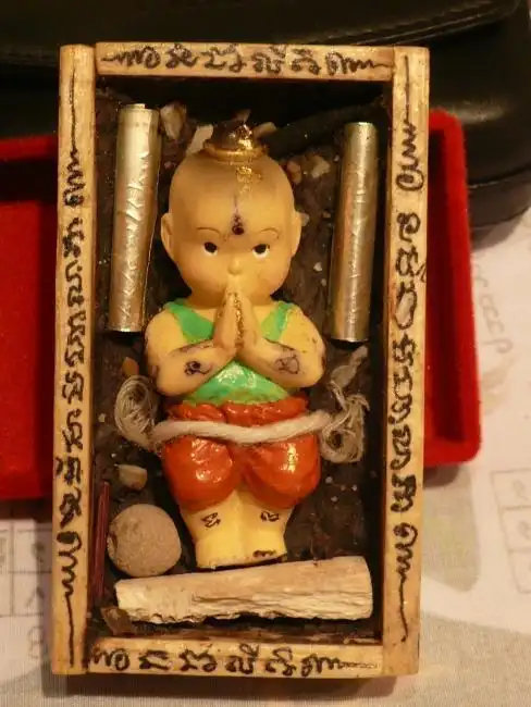 风靡东南亚的降头巫术神秘古曼童图