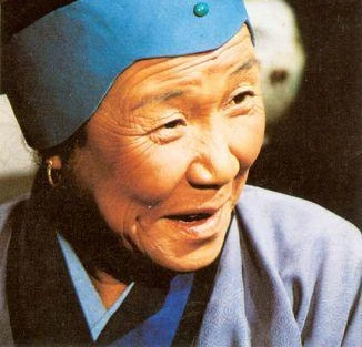 在繁花似锦的《红楼梦》中,为什么会有刘姥姥这样一个角色?_凤凰网