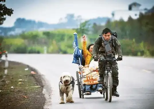 女友身患绝症,男子200元带她穷游全国,真实故事没你想的伟大