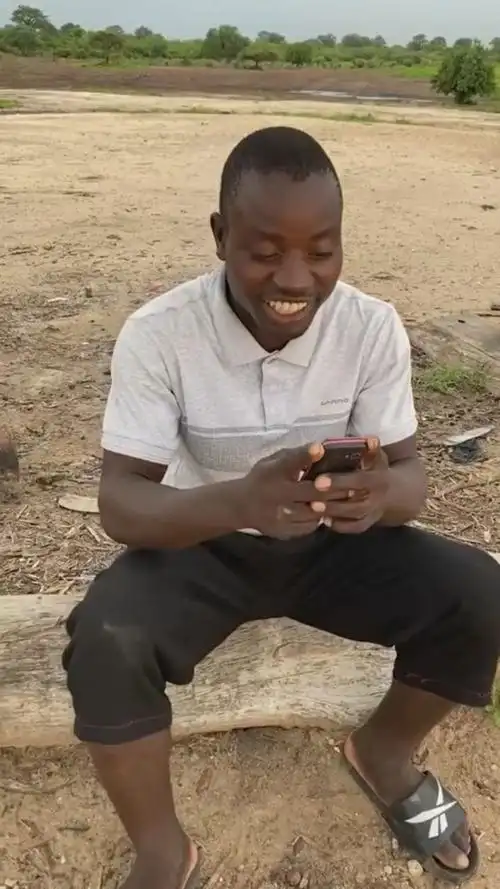 可爱的非洲小伙