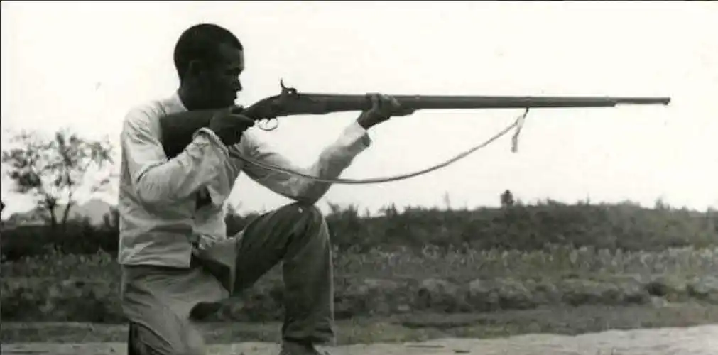 第三枪把两名排一起的鬼子击毙