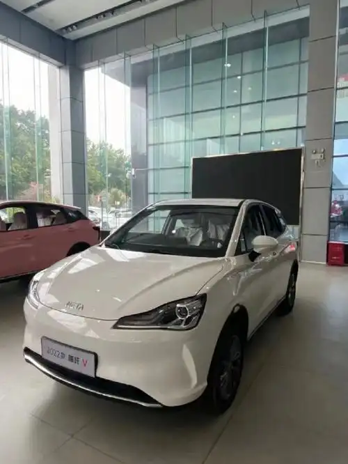 哪吒v高颜值长续航