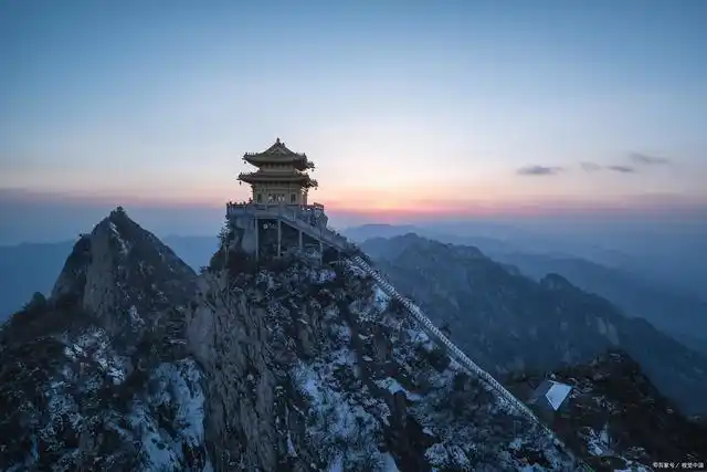 金庸笔下的嵩山:武侠之乡与历史名胜相融合的绝美风景