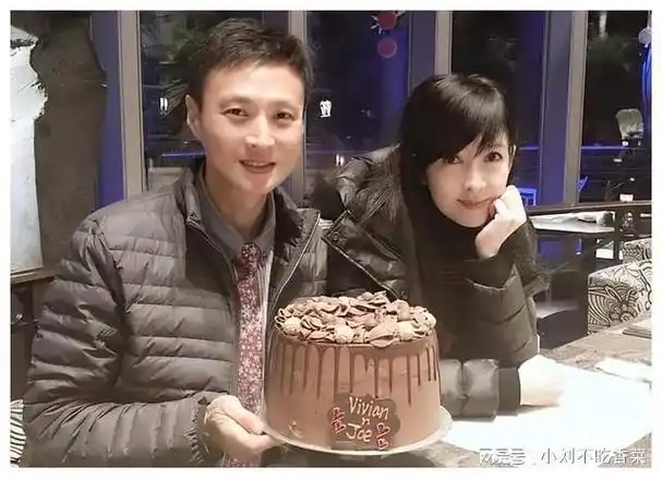 57岁周慧敏与丈夫倪震同框合影 婚变传闻不攻自破|模特|结婚照|古典乐