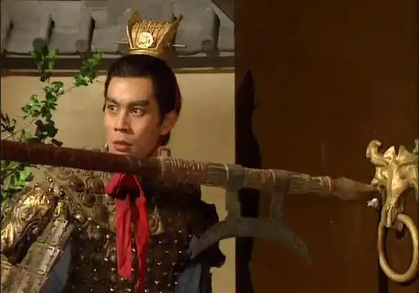 还原历史上真实的吕布原来他比演义中更加令人不齿