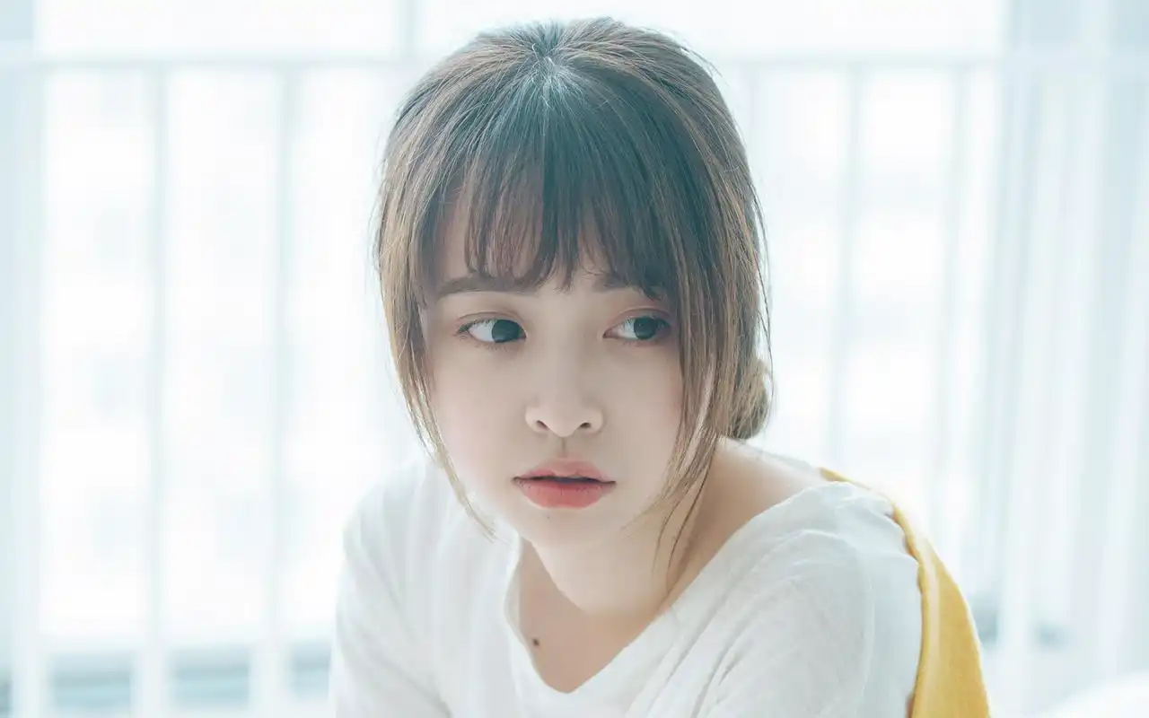 刘海清纯美女私房性感写真图片壁纸