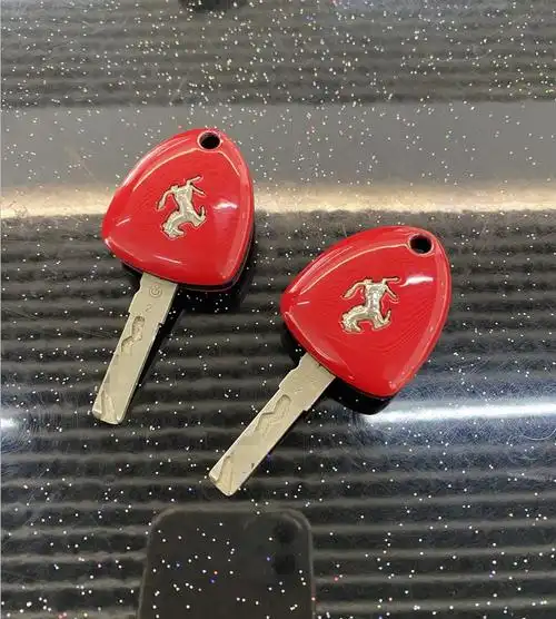 才开一万公里贬值280万,220万入手二手法拉利458真香!