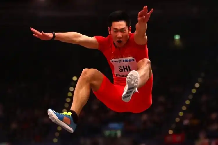 abend进行了男子100米的比赛,昔日跳远运动员石雨豪跨项出战,以10秒50