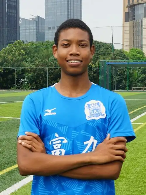 国产姆巴佩!广东籍混血黑人小球员 13岁175厘米 百米速度超快
