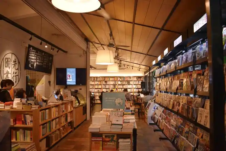 一家旧屋改造的文艺书店#佛山最美书店