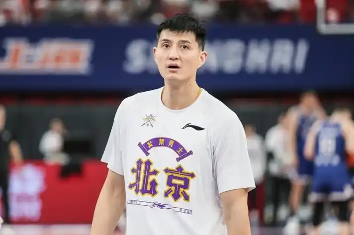 俞长栋来北控第四个赛季终于进季后赛了过去三年都是第十三