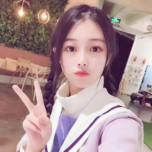 双麻花辫清纯美女剪刀手