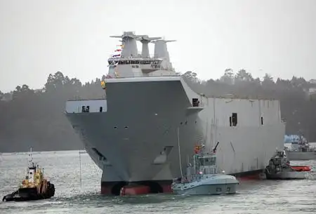 西班牙胡安卡洛斯一世号两栖攻击舰下水图