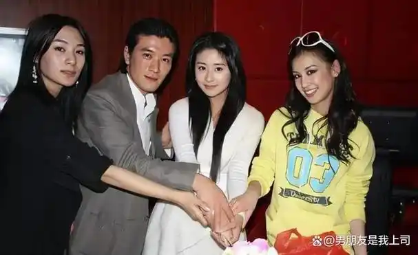 因为此件事情,外界总是传闻杨子和颖儿的关系非同一般.