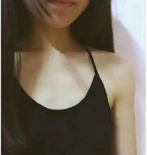 新浪微博平胸大赛 冠军妹子比男人的胸还平图片欣赏(2)