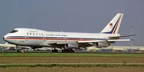 空中浩劫系列十七中华航空611号班机著名的断三截也被戏称为惊喜总在