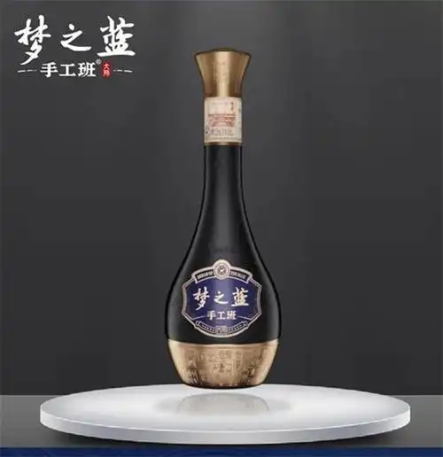 酒体历时六年确定,梦之蓝手工班(大师)究竟有何特别之处?