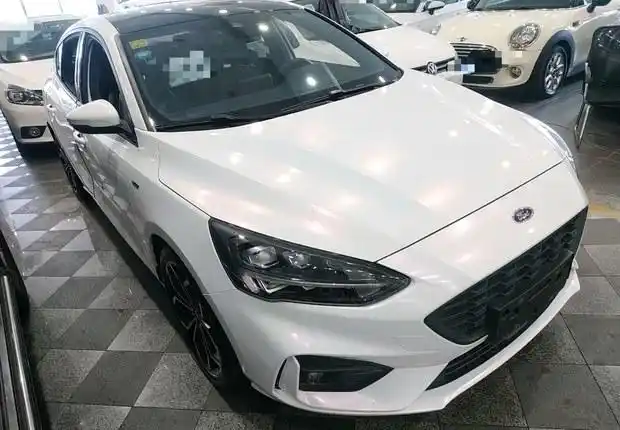 福特福克斯2020款15t自动4门5座三厢车stline国Ⅵ