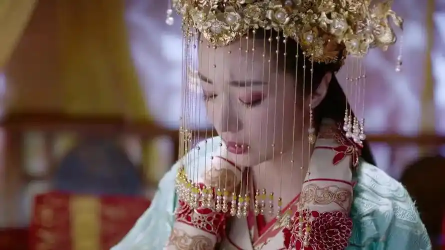 独孤天下:伽罗大婚抱着新郎头冠哭,宇文邕苦守婚房一夜