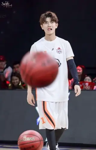 任嘉伦篮球明星赛# #任嘉伦超能幼稚园