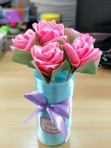 记实验小学一(5)班手工作品大赛.