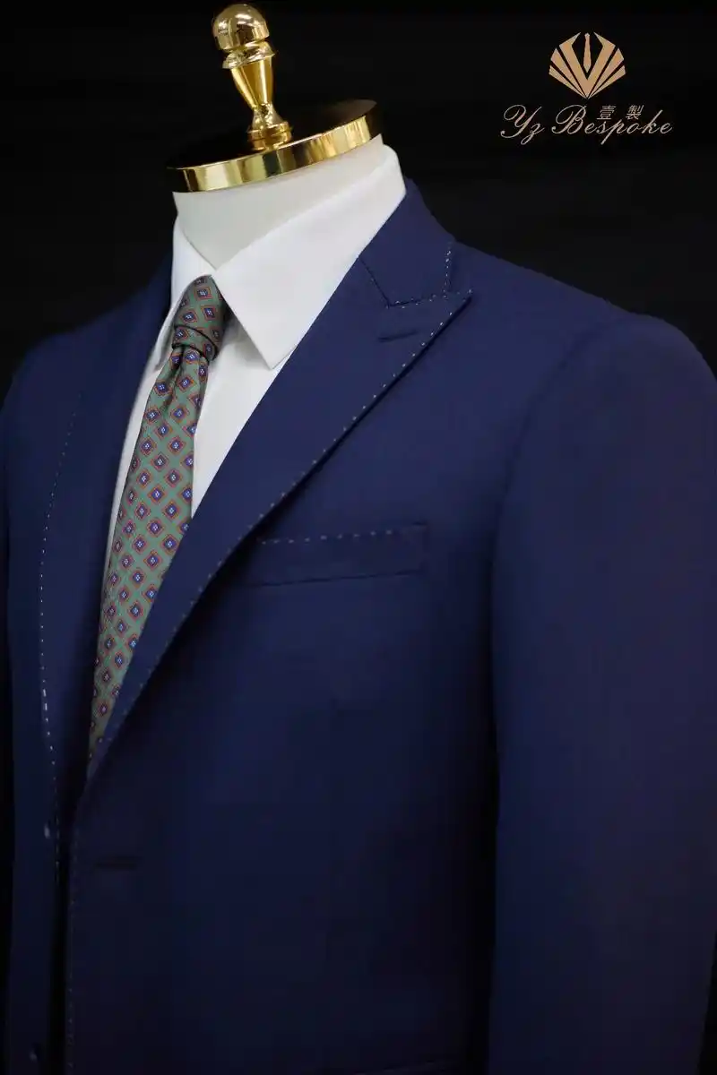 藏蓝色西装闭眼可入
