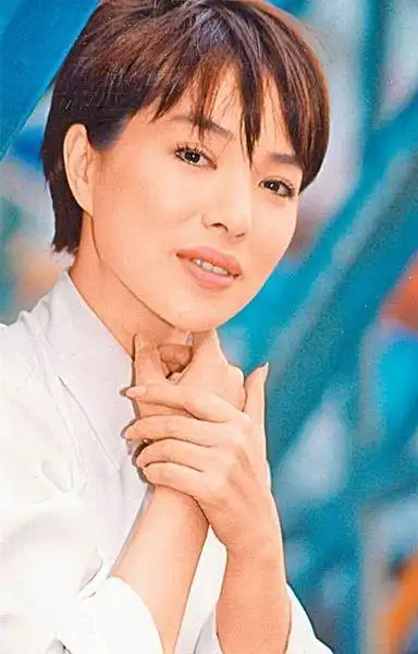 叶瑷菱老公资料照片她年轻时时候照片组图