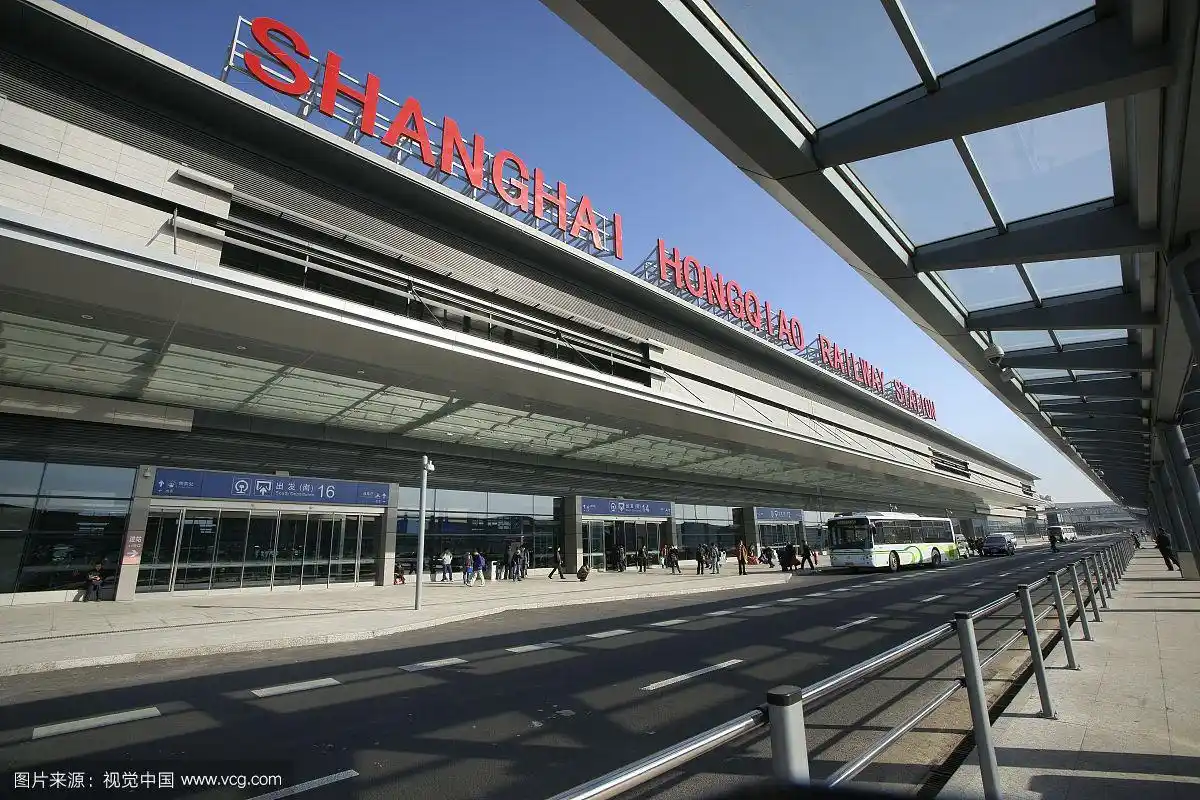 上海城市景观虹桥火车站入口
