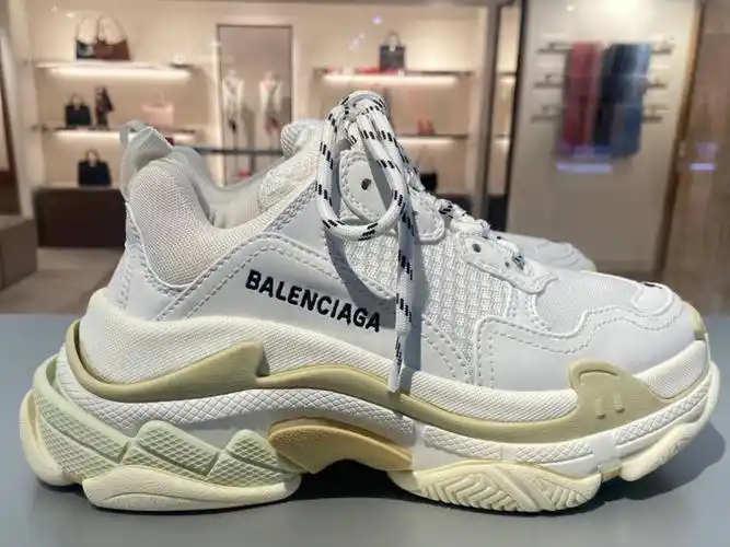 巴黎世家老爹鞋