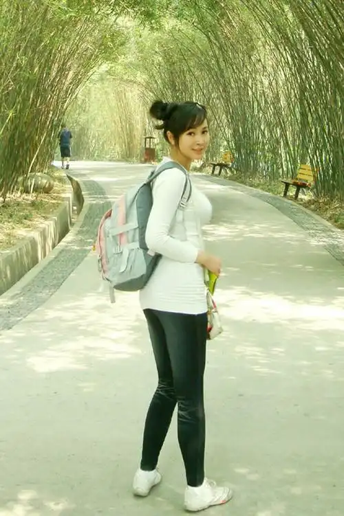 东方神女李勤个人资料图集:东方神女李勤生活照套图