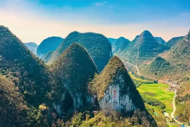 贵州旅游指南:探索贵州的世界自然遗产,独特民俗和壮丽山水