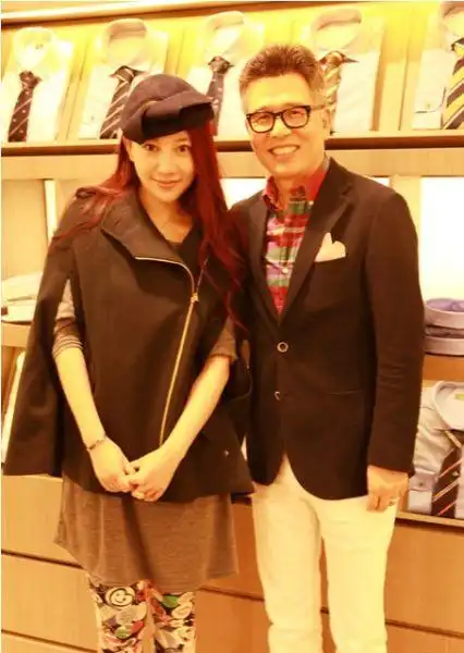 《娱乐星天地》主持人马杰与lg fashion中国区ceo池圣彦