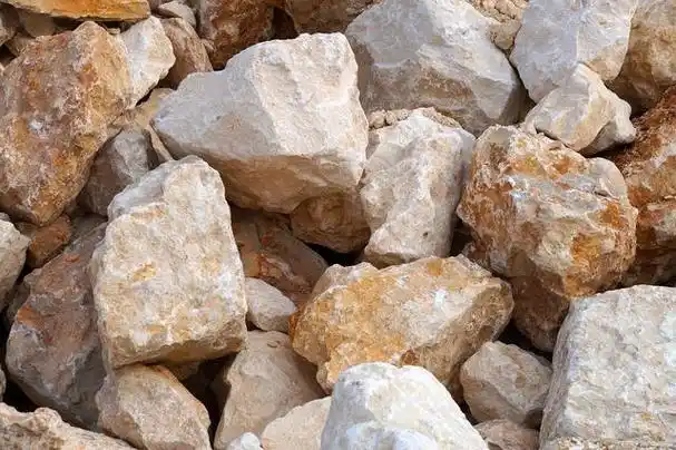 地球最软的石头,指的是一种矿物质——滑石.