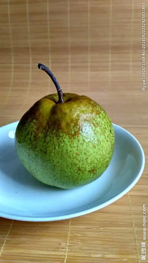 绿色鸭梨竖版图片