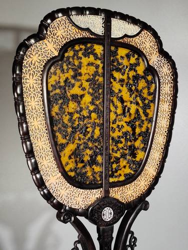 佚名檀木镶嵌玳瑁屏风摆件