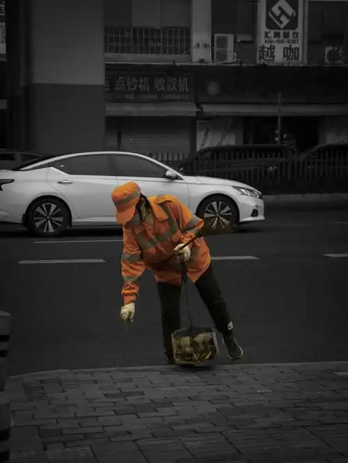 车水马龙的城市忙碌奔波的人们扫斗一扬热气一腾烟火生活是你们在熠熠