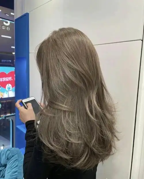 冷茶棕显白而且质感满满的发色