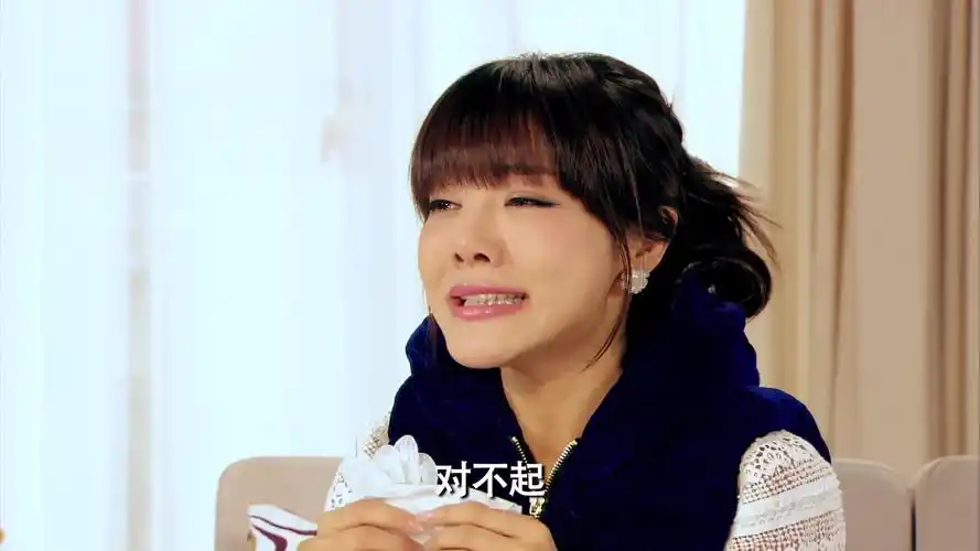 【爱情公寓4】曙光女神诺澜超强小宇宙打败悠悠,原来张伟也爱曾小贤