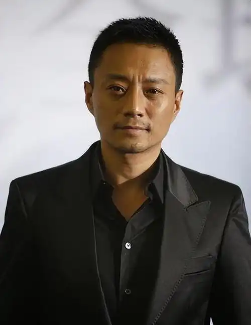 娱乐圈叔圈盛行,这6位大叔是越老越帅,连褶子都充满魅力