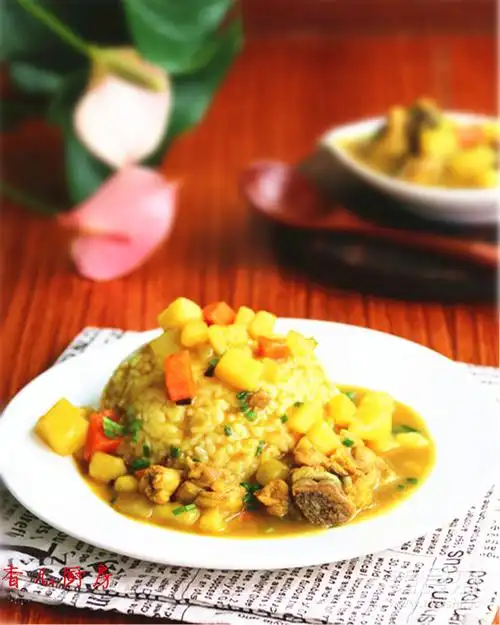 咖喱鸡块盖浇饭