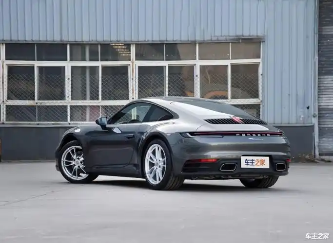 售价12780万元搭载30t动力42秒破百实拍保时捷911入门版