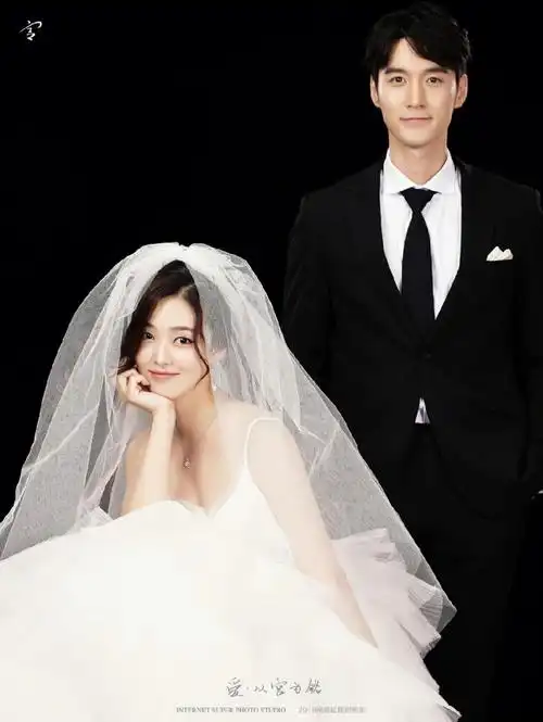 高清室内婚纱照满屏都写着幸福二字