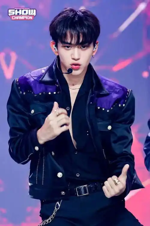 sm力捧黄旭熙solo出道,真皇族实锤?