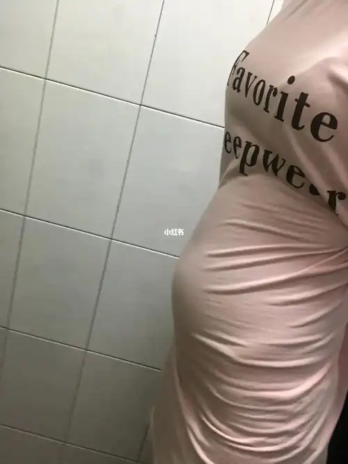 小肚子突出是怎么肥事